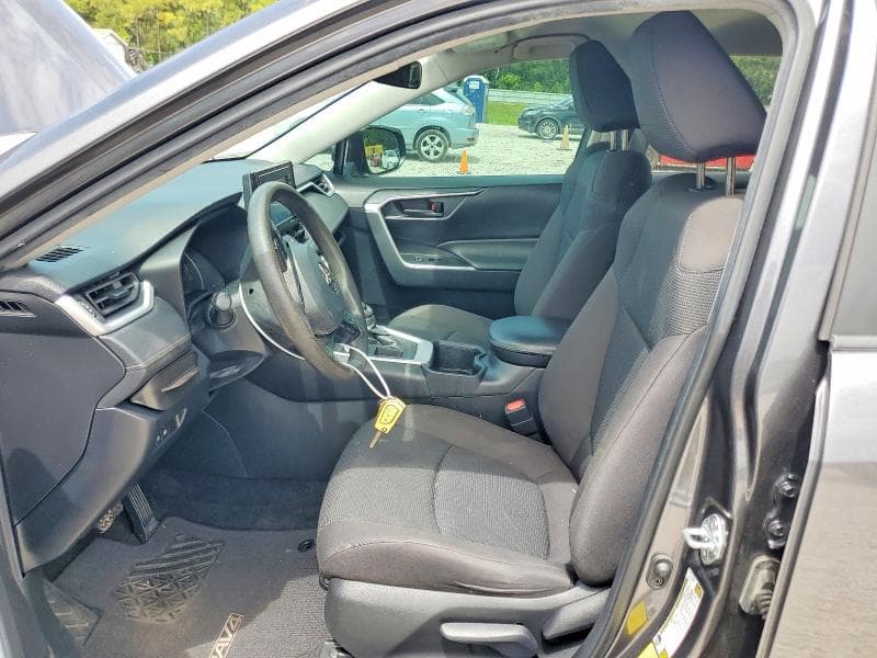 2022 TOYOTA RAV4 LE 7