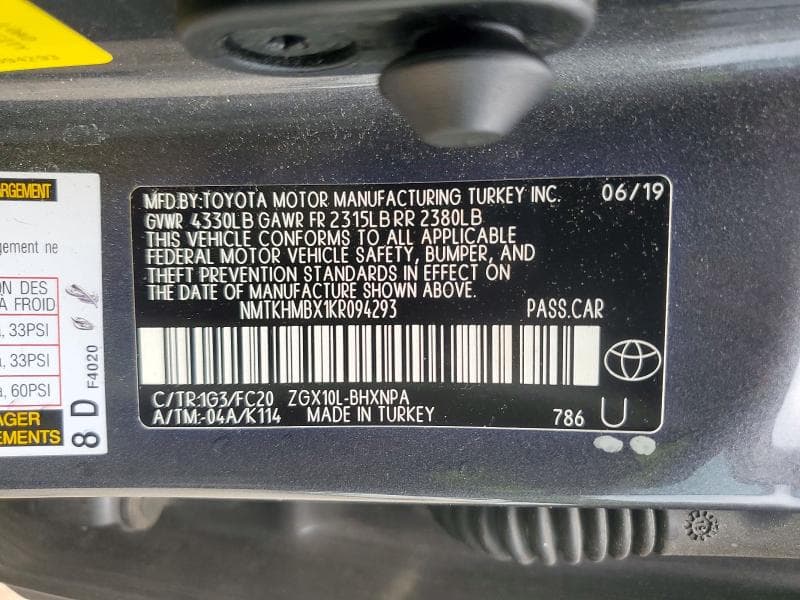 2019 TOYOTA C-HR LE 13