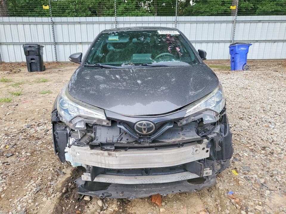 2019 TOYOTA C-HR LE 5