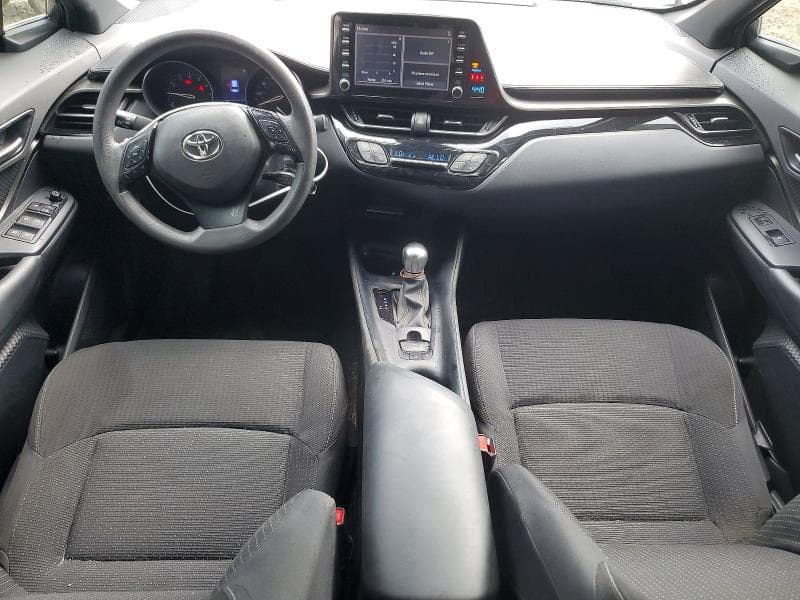 2019 TOYOTA C-HR LE 8