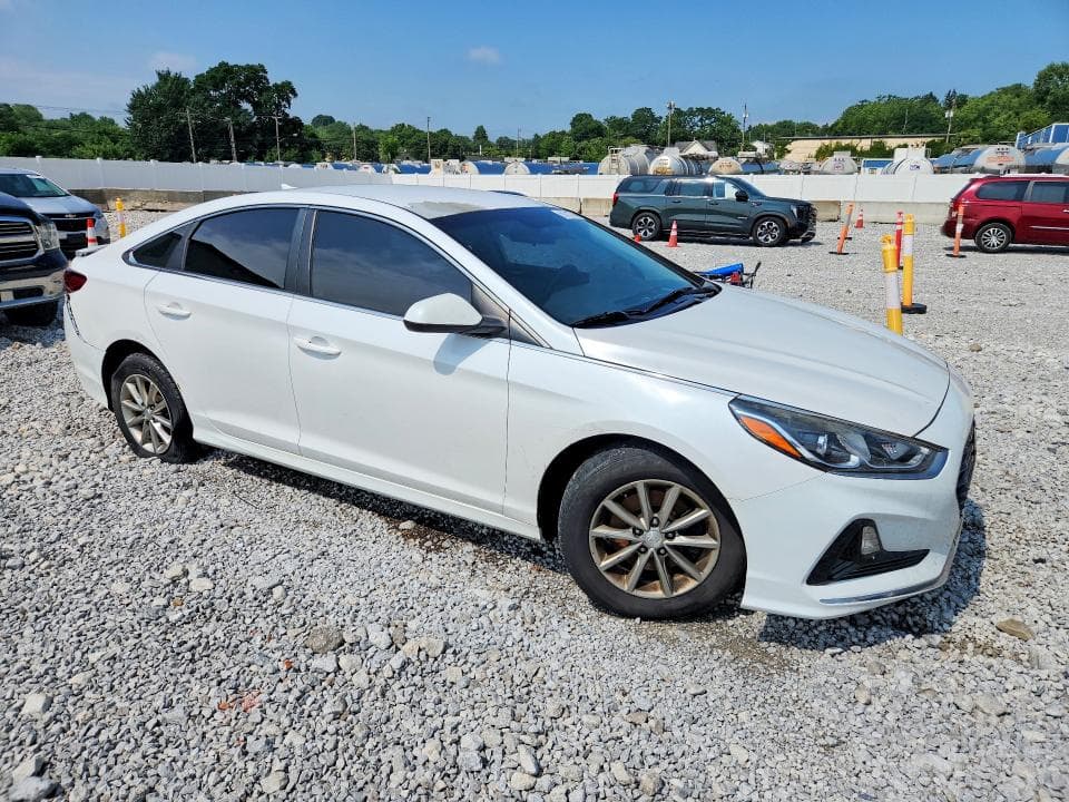 2019 HYUNDAI SONATA SE 4