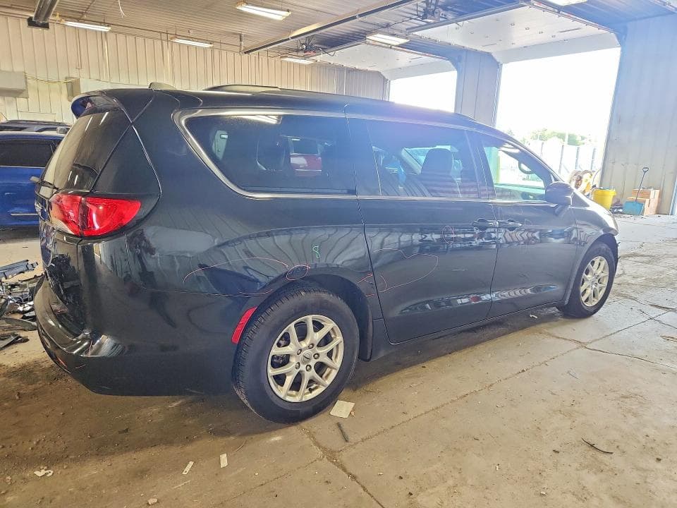 2021 CHRYSLER VOYAGER LXI 3
