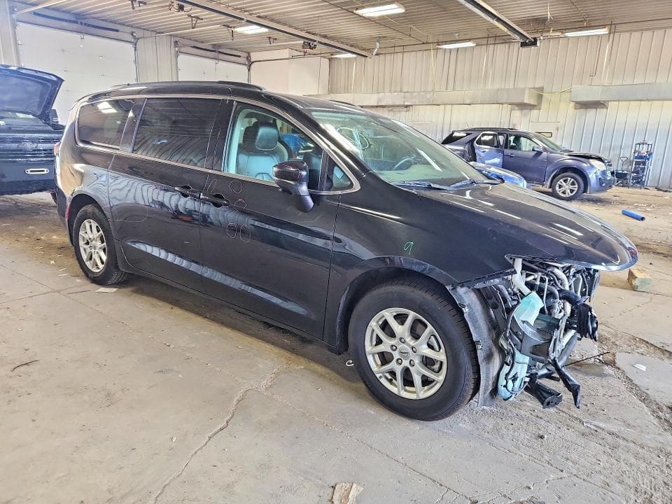 2021 CHRYSLER VOYAGER LXI 4