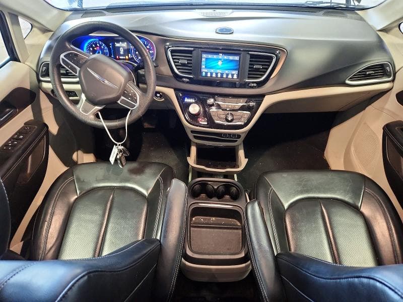 2021 CHRYSLER VOYAGER LXI 8