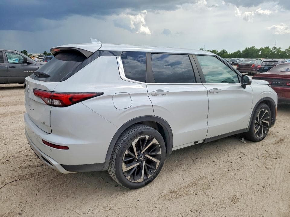 2023 MITSUBISHI OUTLANDER SE/SE BLACK EDITION/SE TECHNOLOGY/SE SPECIAL EDITION 3