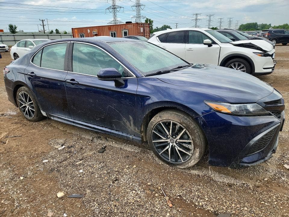 2021 TOYOTA CAMRY SE 4