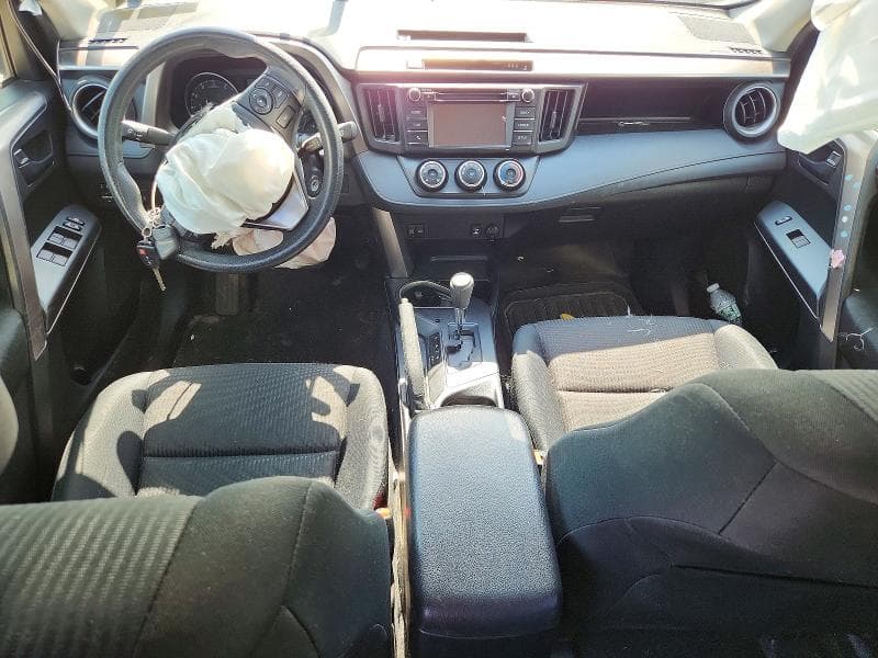 2018 TOYOTA RAV4 LE 8