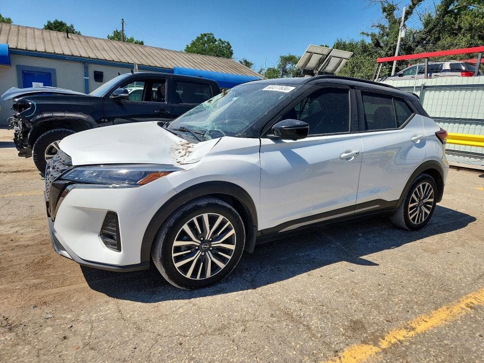 2023 NISSAN KICKS SR - 1