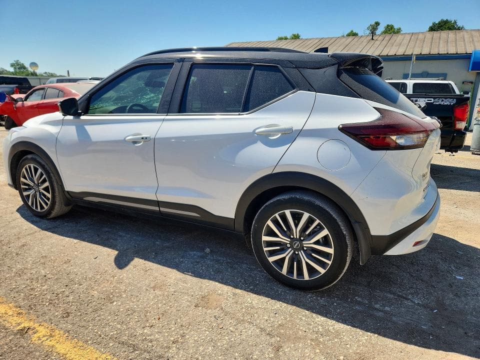 2023 NISSAN KICKS SR 2