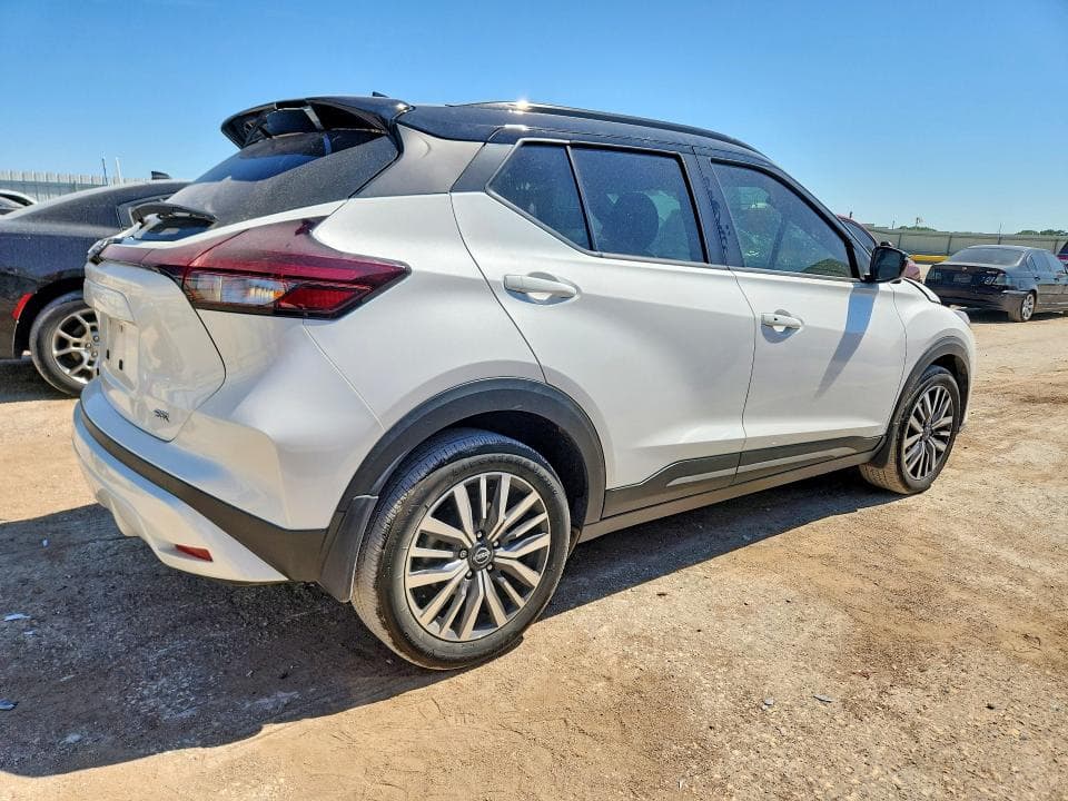 2023 NISSAN KICKS SR 3