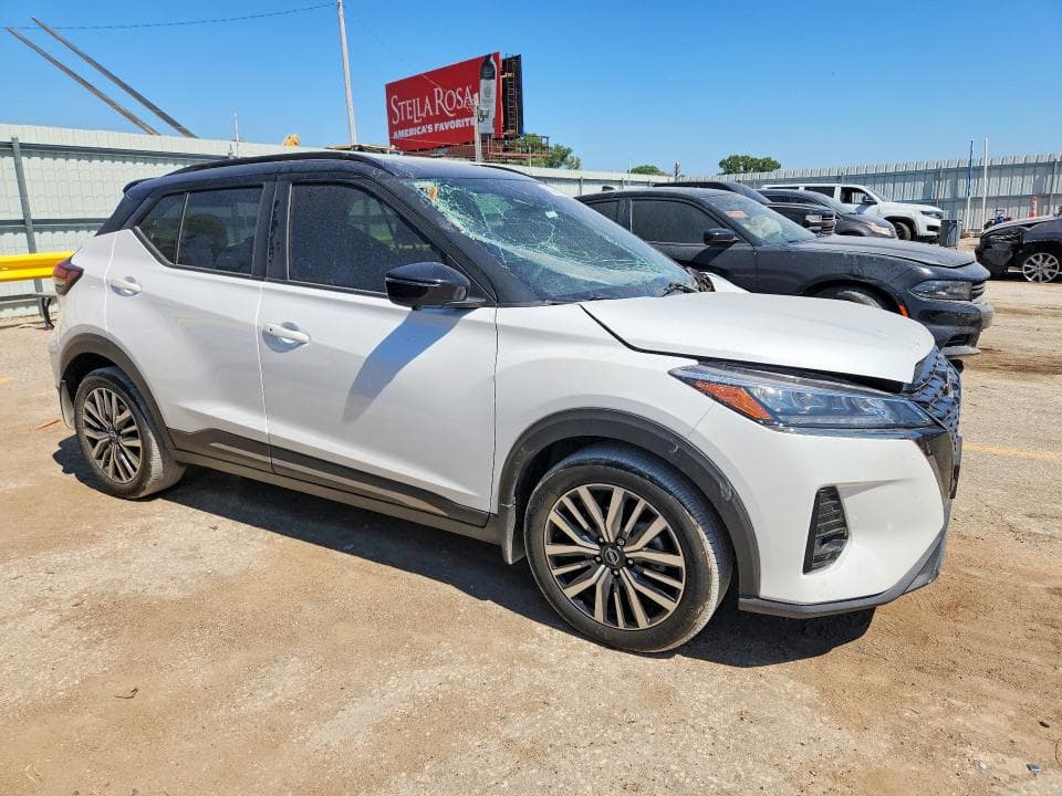 2023 NISSAN KICKS SR 4