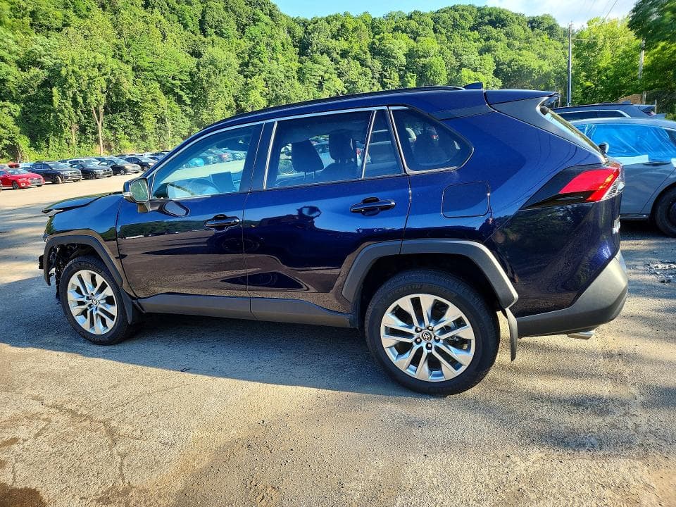 2025 TOYOTA RAV4 XLE PREMIUM XLE PREMIUM 3