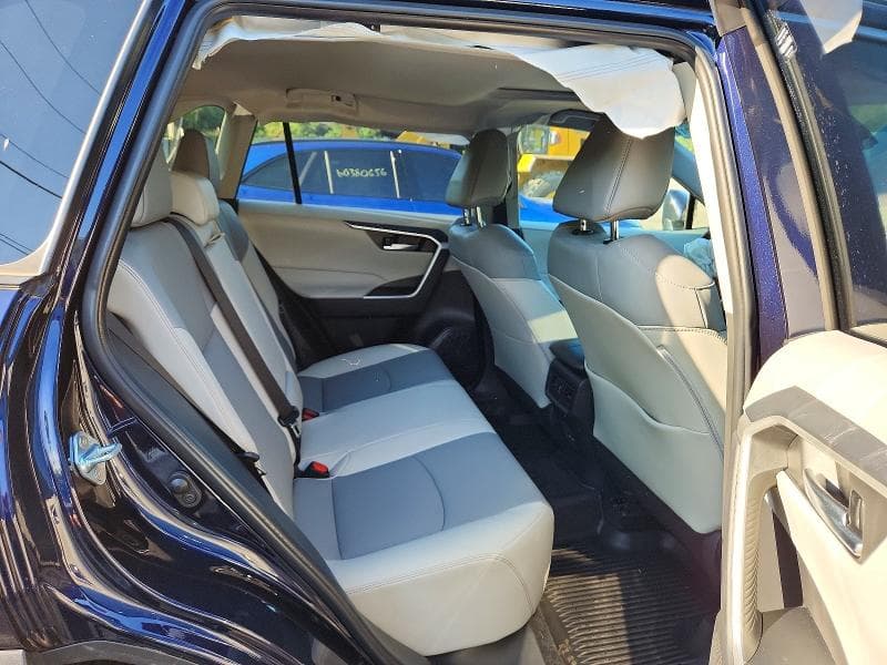 2025 TOYOTA RAV4 XLE PREMIUM XLE PREMIUM 12