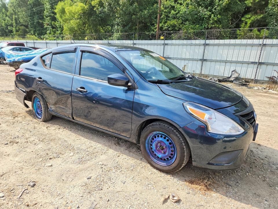 2017 NISSAN VERSA 1.6 S 4