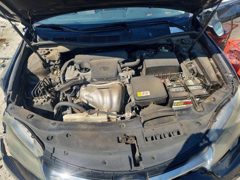 2017 TOYOTA CAMRY SE 11