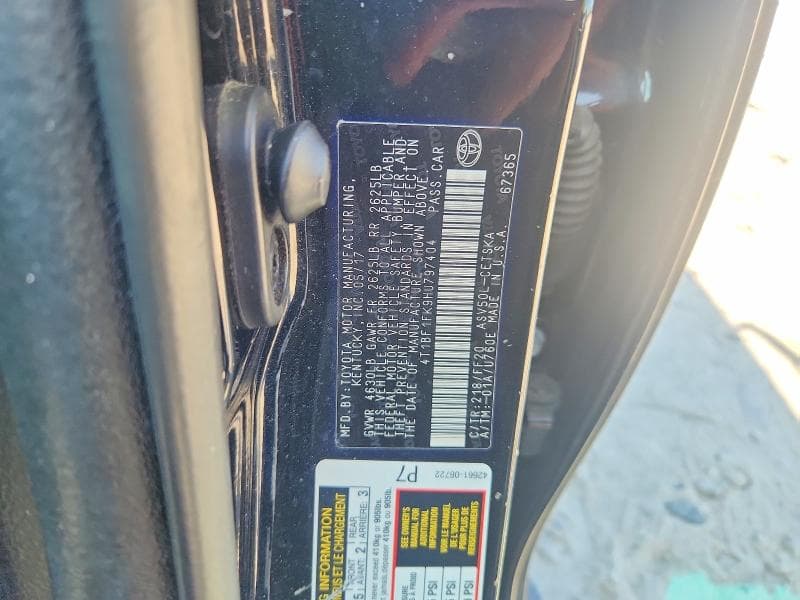 2017 TOYOTA CAMRY SE 12