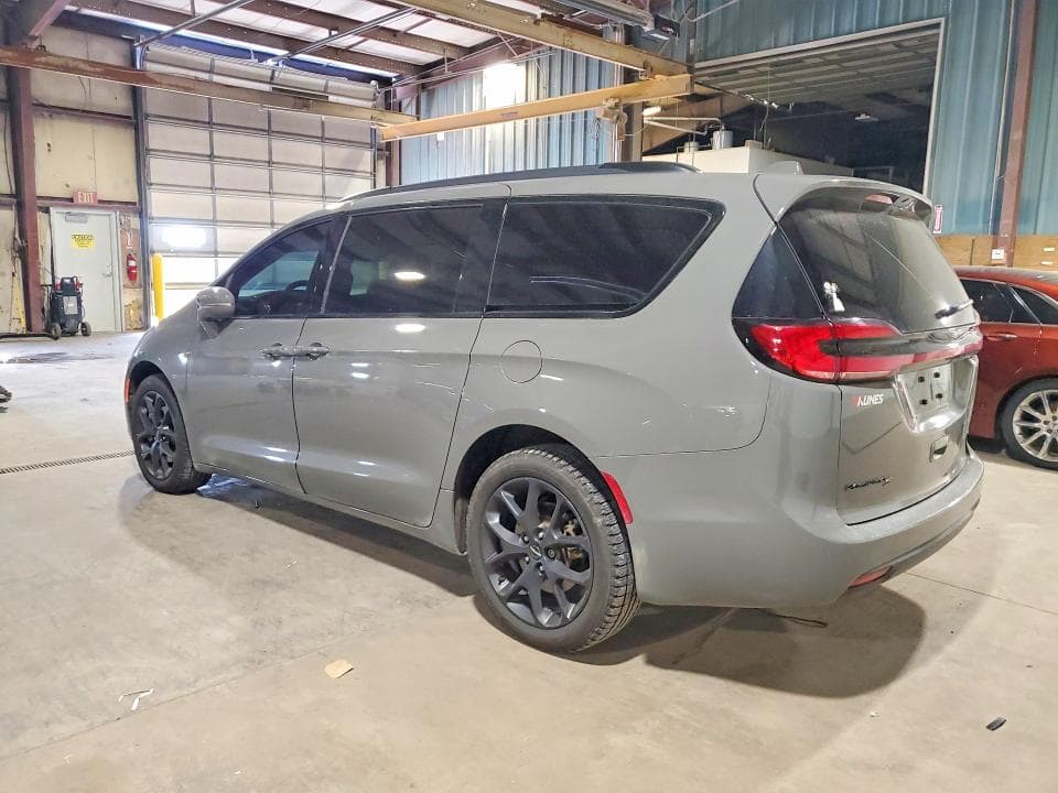2022 CHRYSLER PACIFICA TOURING L 2