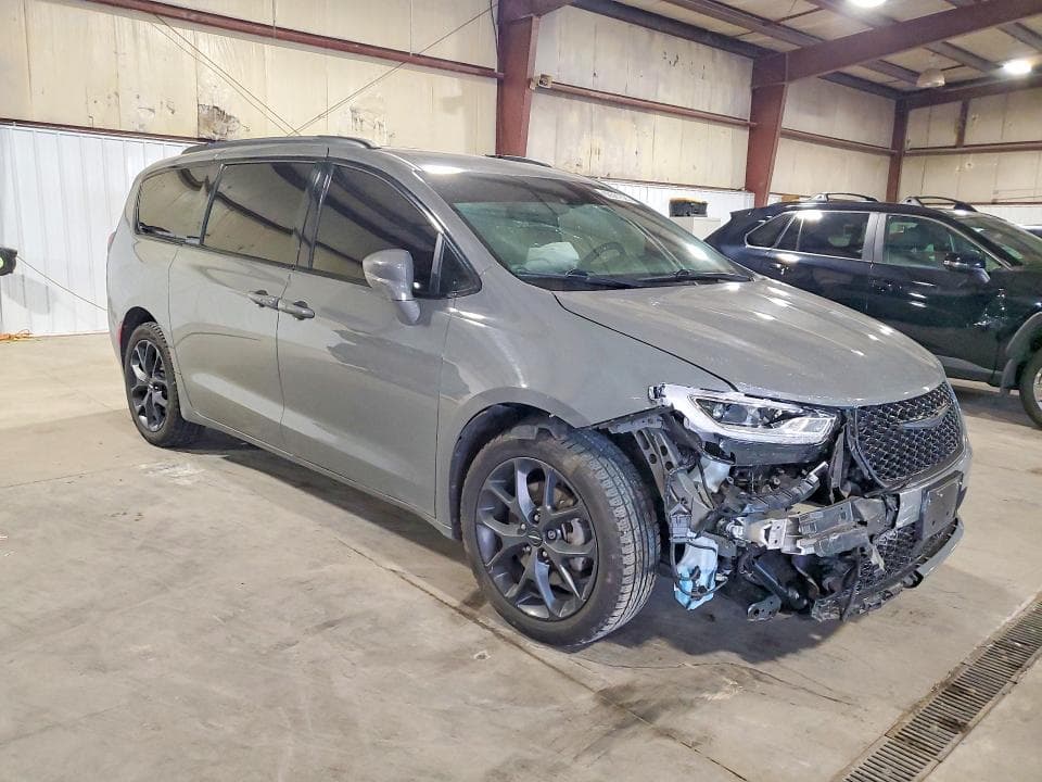 2022 CHRYSLER PACIFICA TOURING L 4