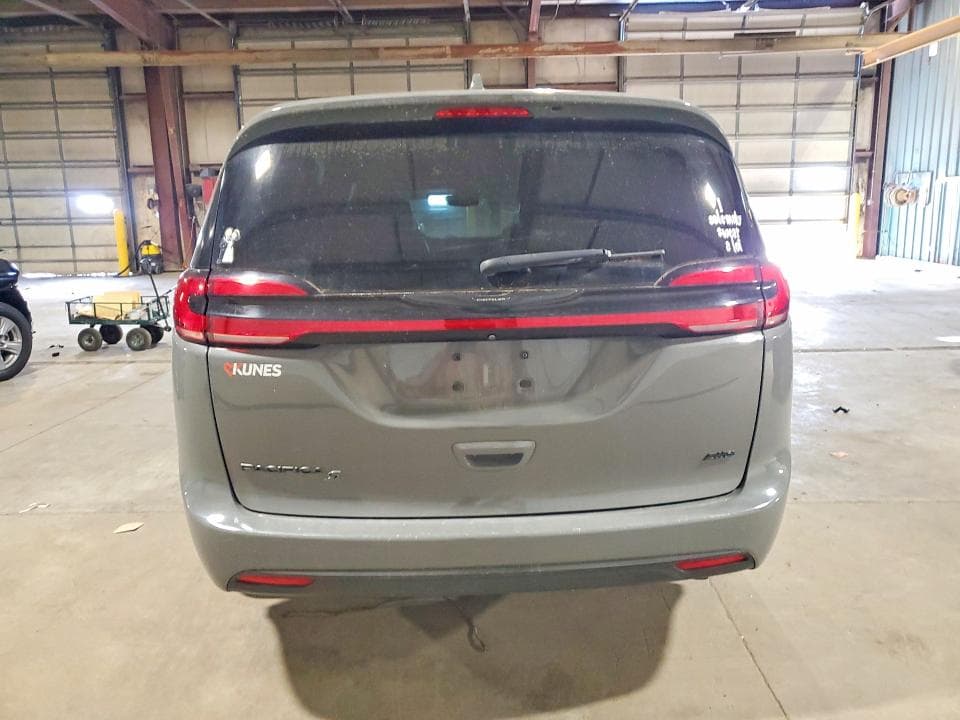 2022 CHRYSLER PACIFICA TOURING L 6