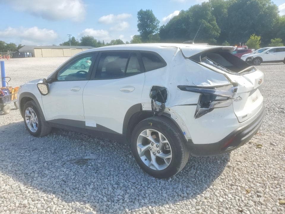 2025 CHEVROLET TRAX LS 2