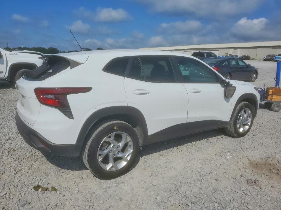 2025 CHEVROLET TRAX LS 3