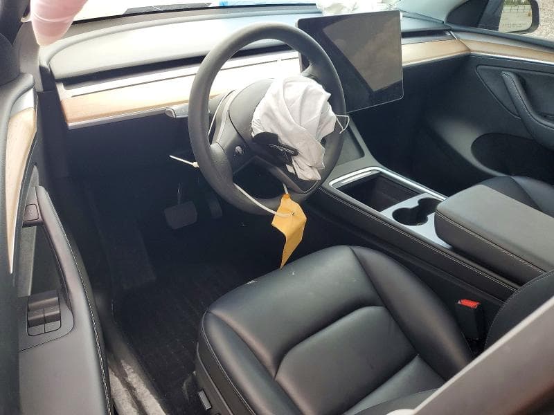 2024 TESLA MODEL Y 8