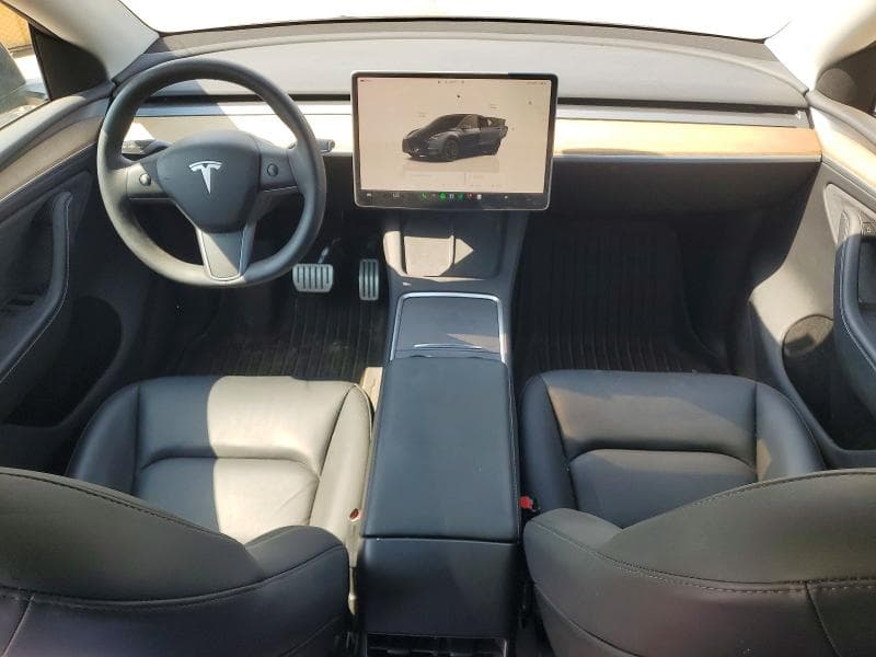 2024 TESLA MODEL Y 8