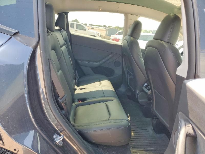 2024 TESLA MODEL Y 10