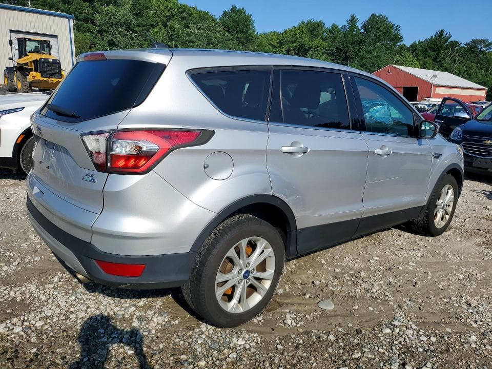 2017 FORD ESCAPE SE 3