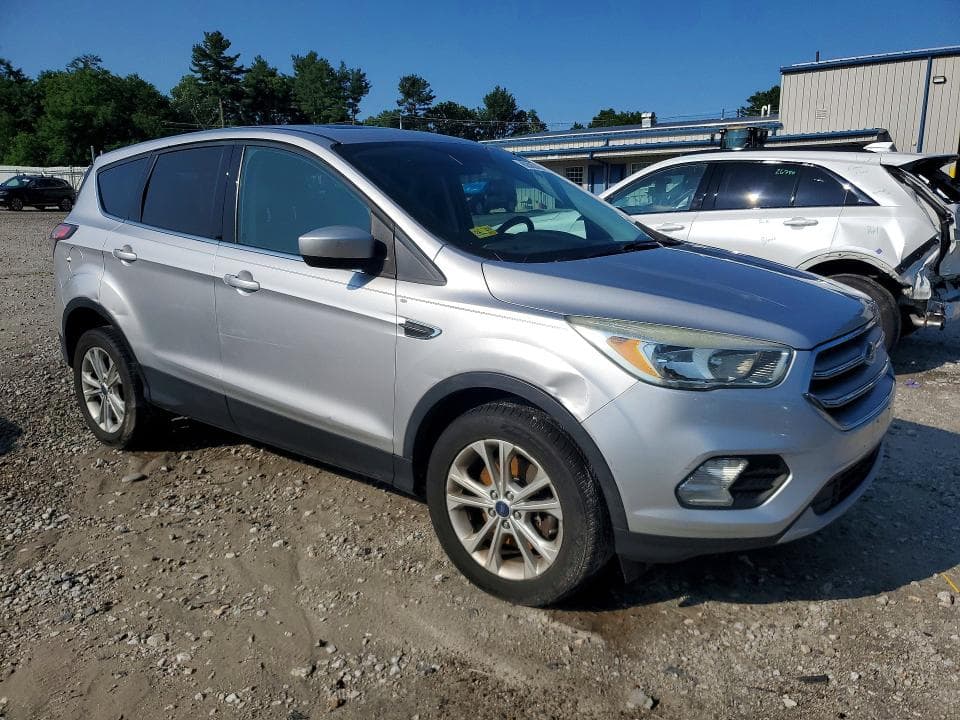 2017 FORD ESCAPE SE 4