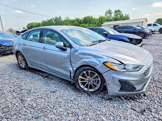2020 FORD FUSION SE 4