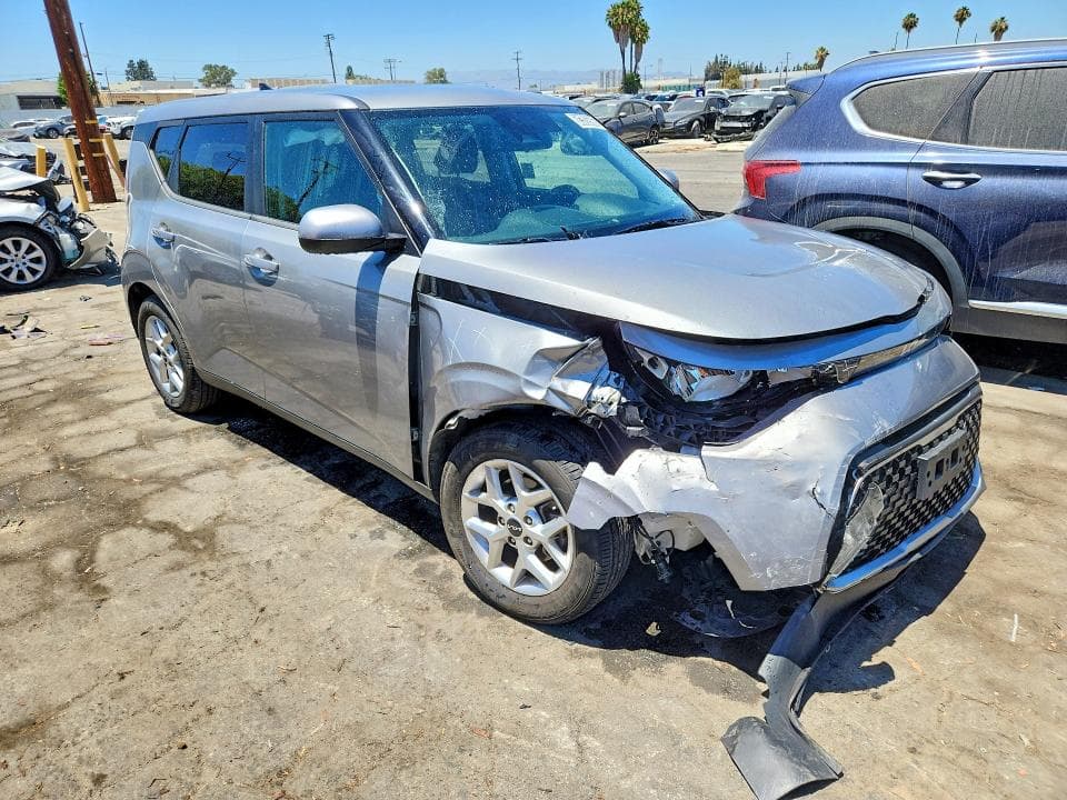 2023 KIA SOUL LX 4