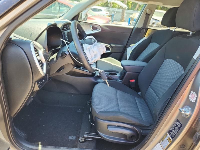 2023 KIA SOUL LX 7