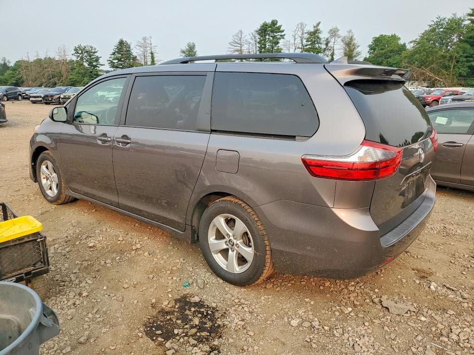 2020 TOYOTA SIENNA LE 2
