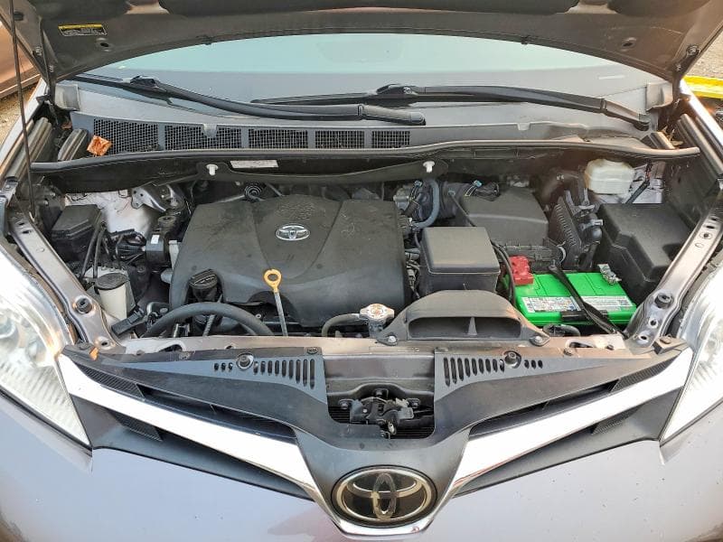2020 TOYOTA SIENNA LE 12