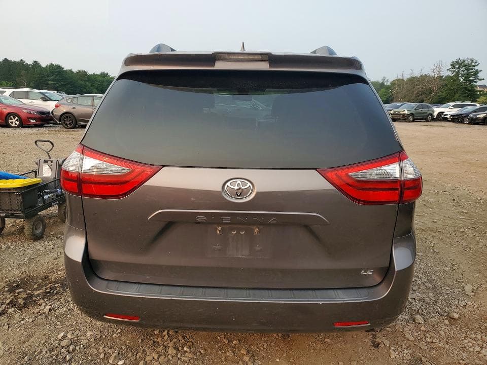 2020 TOYOTA SIENNA LE 6