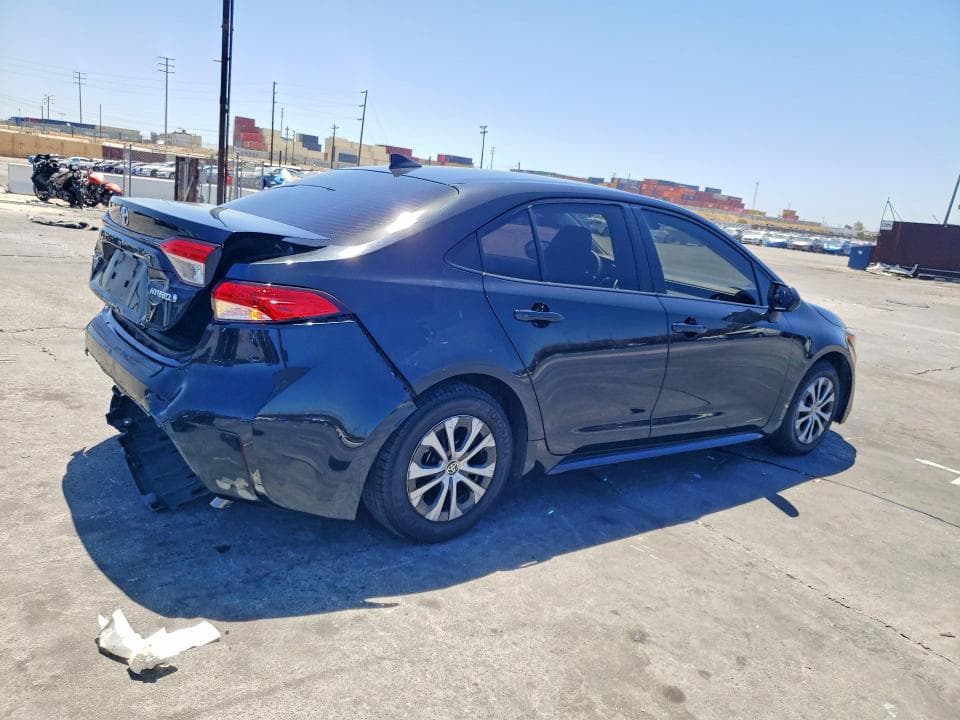 2022 TOYOTA COROLLA LE 3