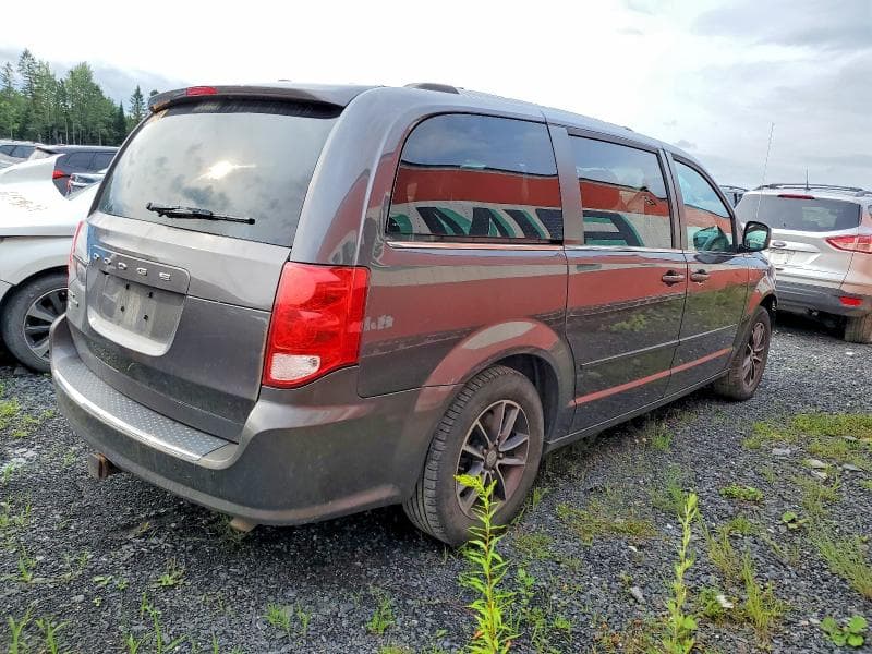 2017 DODGE GRAND CARAVAN SE 3