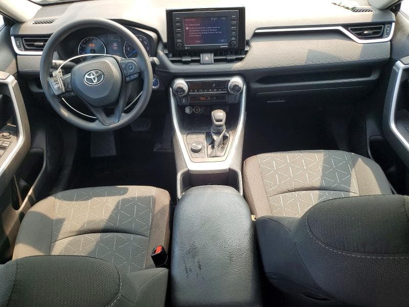 2022 TOYOTA RAV4 XLE 8