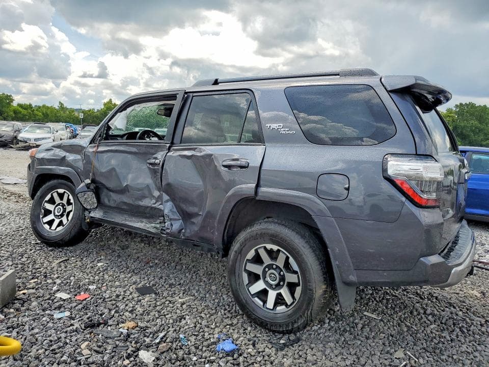 2022 TOYOTA 4RUNNER TRD OFF-ROAD PREMIUM 2