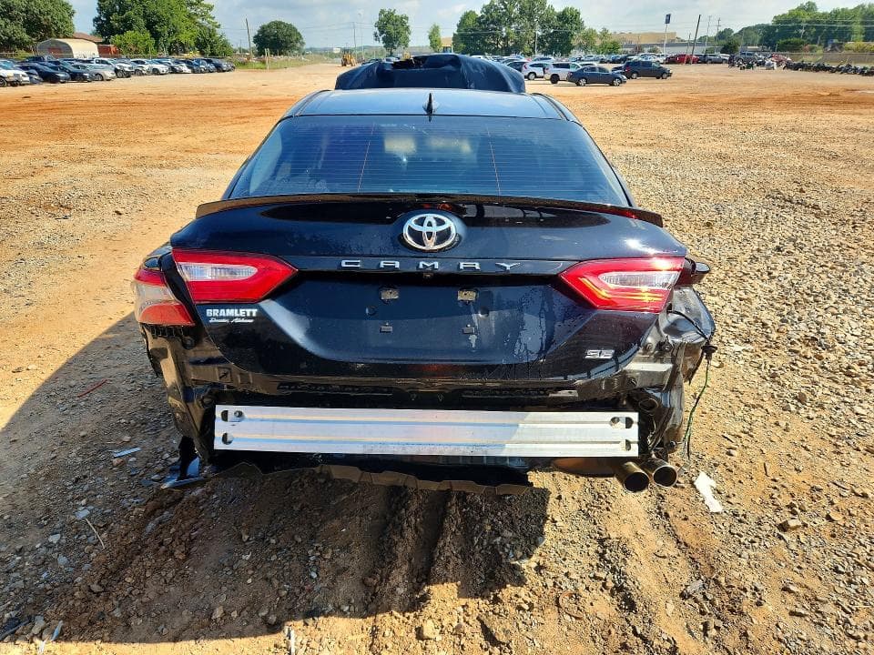 2019 TOYOTA CAMRY SE SE 6