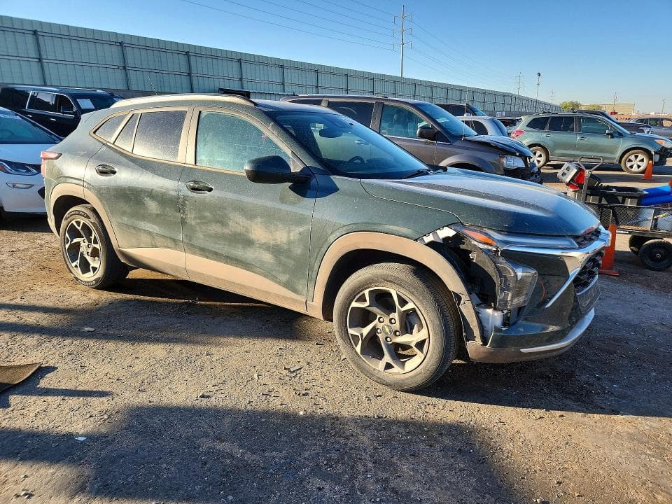 2025 CHEVROLET TRAX 1LT 4