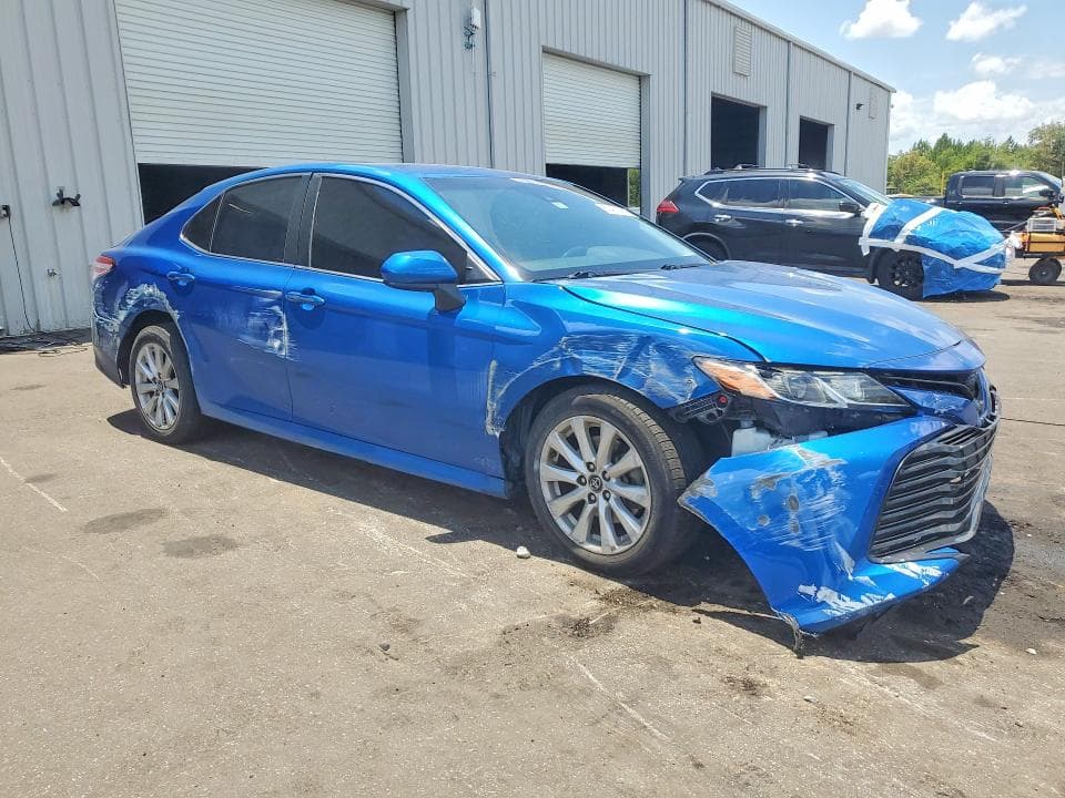 2019 TOYOTA CAMRY LE 4