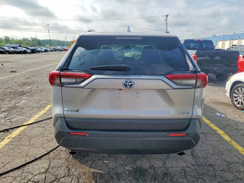 2020 TOYOTA RAV4 HYBRID XLE 6