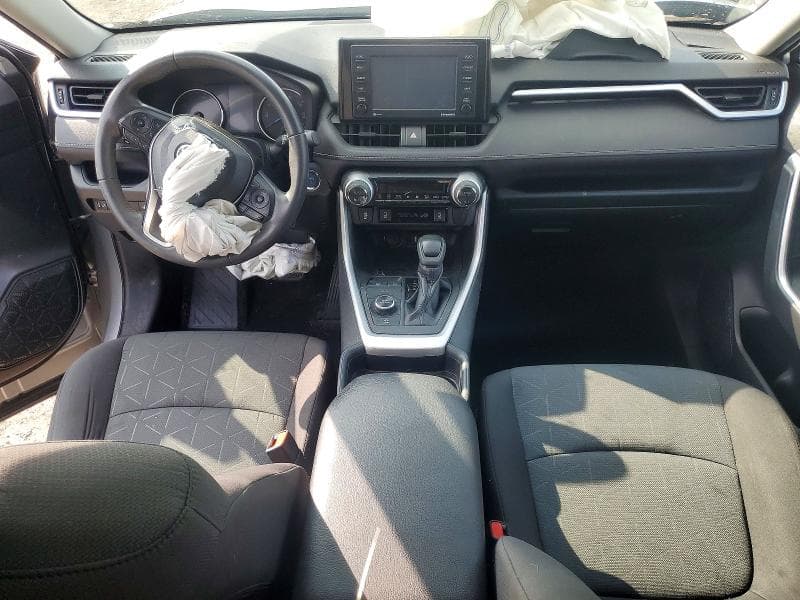 2020 TOYOTA RAV4 HYBRID XLE 8