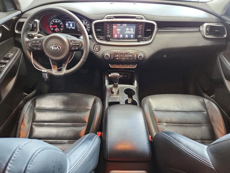 2017 KIA SORENTO EX 8