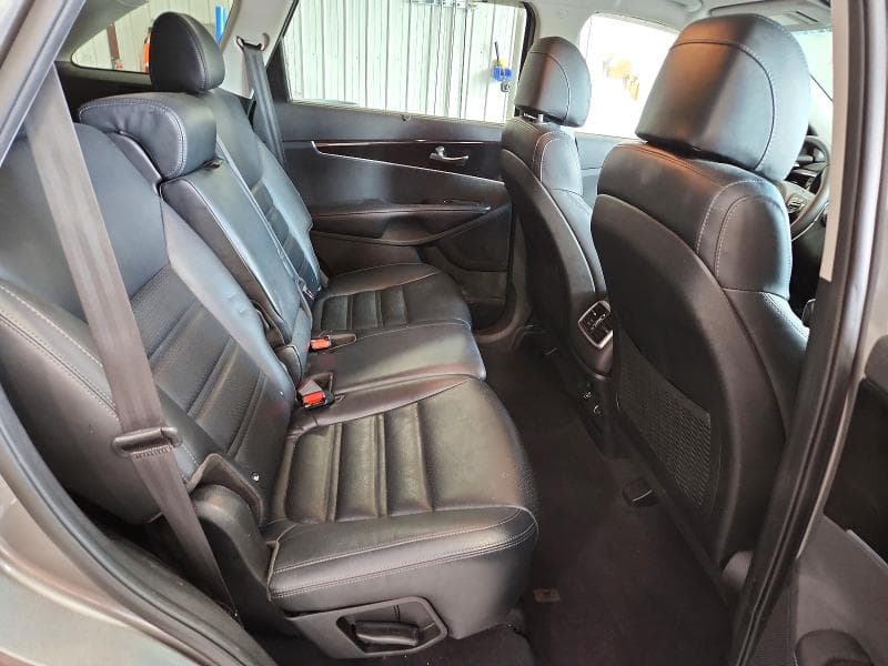 2017 KIA SORENTO EX 10
