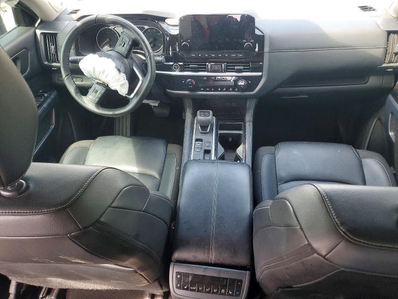 2024 NISSAN PATHFINDER SL 8
