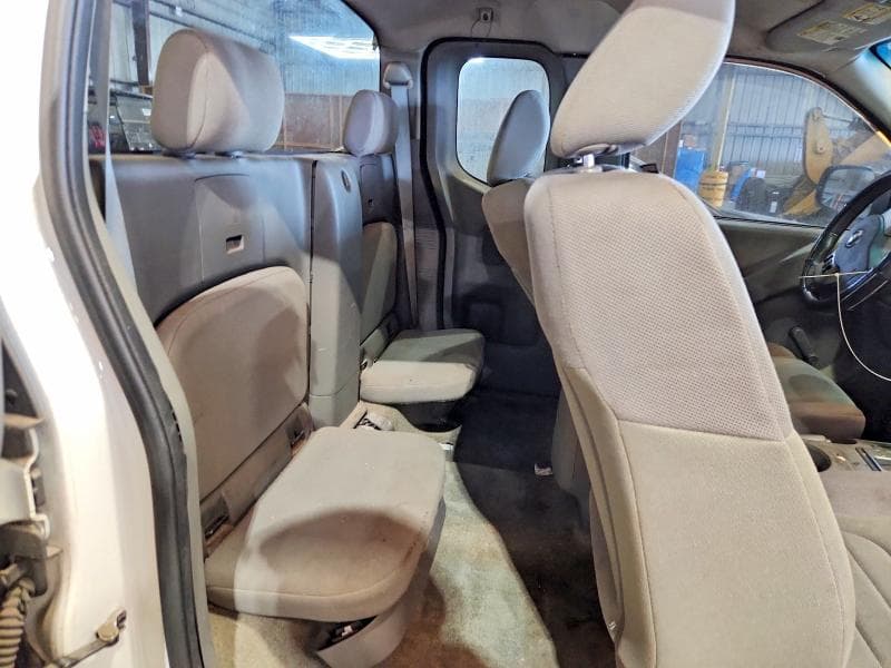 2017 NISSAN FRONTIER S 10