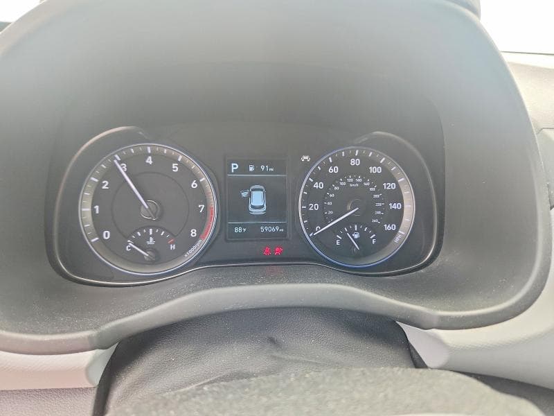 2020 HYUNDAI KONA SE 9